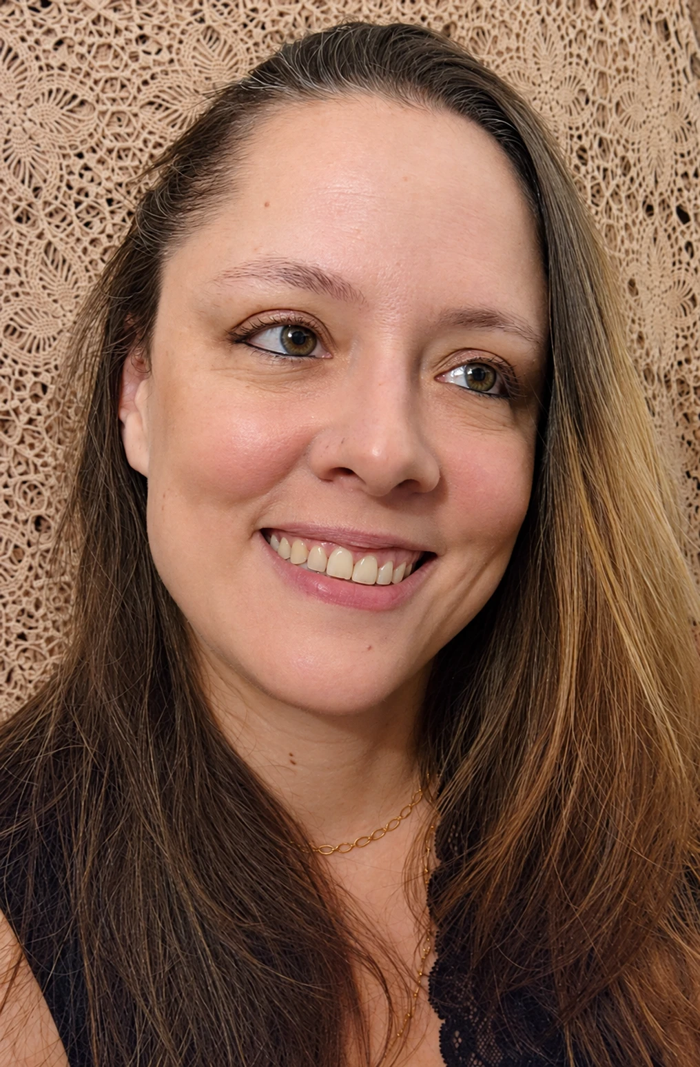 Teacher Flora Gregor sorrindo